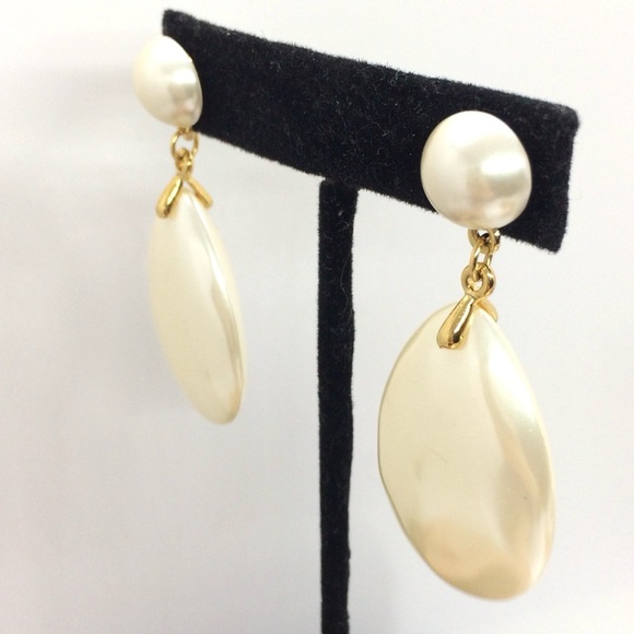 VINTAGE 80S 90S LIZ CLAIBORNE LCI TEARDROP FAUX PEARL RUNWAY EARRINGS LARGE - Picture 7 of 13